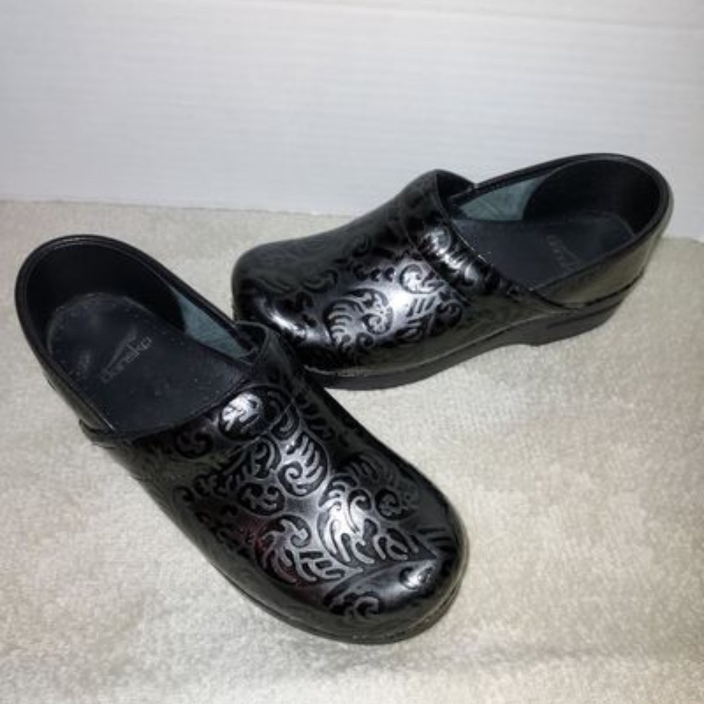 black patent leather dansko